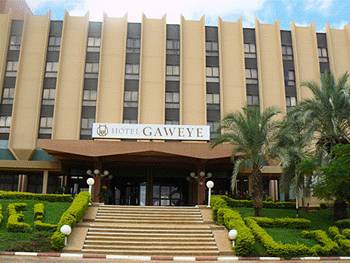 Gaweye Hotel Niamey Buitenkant foto